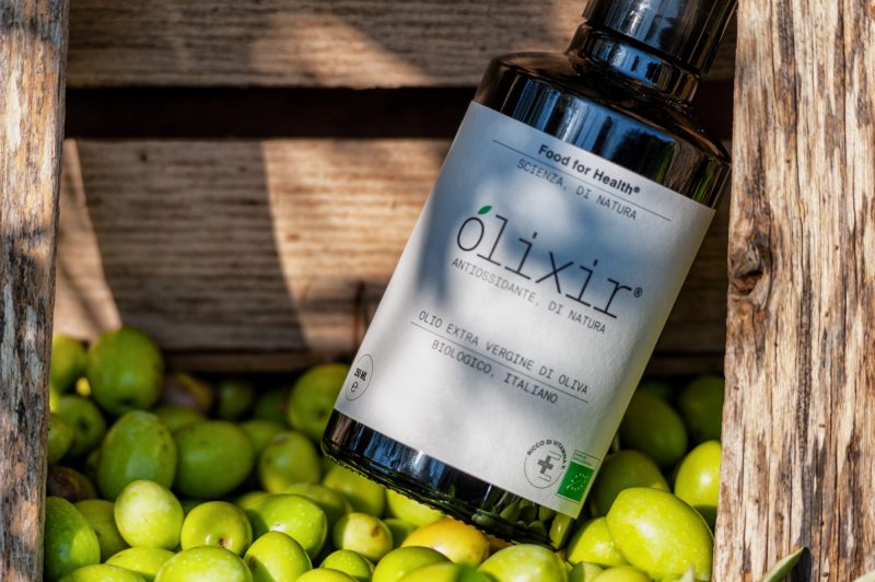 ólixir™, Christmas gift. An antioxidants-rich, organic extra virgin olive oil protecting your loved ones' cardiovascular health
